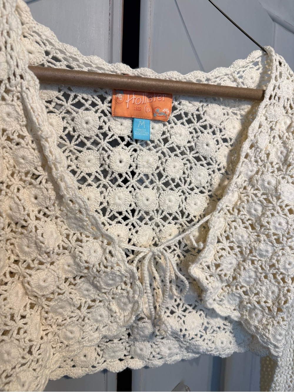 Hollister Cream Crochet Tie-Front Cropped Top - Picture 2 of 5